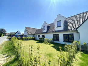 P25 Luxueuze villa met 5 kamers voor 10 personen, 760m van strand met garage en tuin